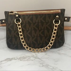 MICHAEL Michael Kors Chocolate Belt Bag M